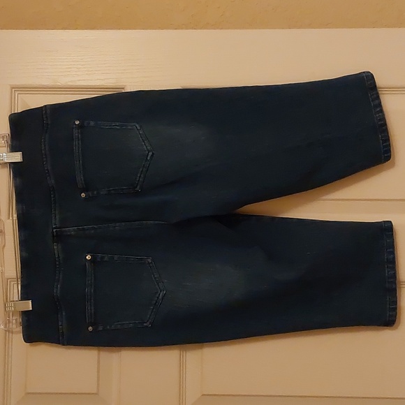 Belle by Kim Gravel Flexibelle Pedal Pushers. - Picture 4 of 8